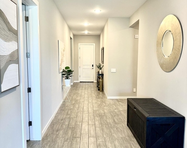 8024 W State Avenue - Photo Thumbnail 9
