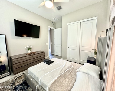 8024 W State Avenue - Photo Thumbnail 6