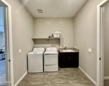 8024 W State Avenue - Photo Thumbnail 18