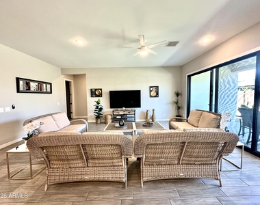 8024 W State Avenue - Photo Thumbnail 21