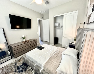8024 W State Avenue - Photo Thumbnail 4