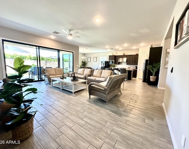 8024 W State Avenue - Photo Thumbnail 19