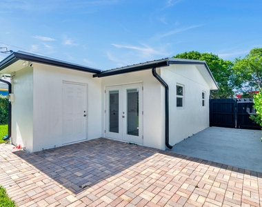 411 Summa Street - Photo Thumbnail 10