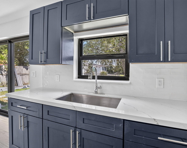4329 Sw 49th Court - Photo Thumbnail 6