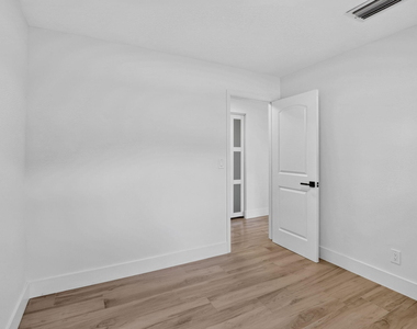 4329 Sw 49th Court - Photo Thumbnail 20