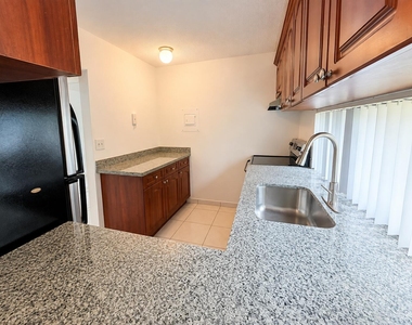 17021 N Bay Road - Photo Thumbnail 1
