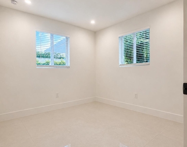 345 Pinehurst Road - Photo Thumbnail 13