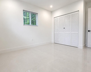 345 Pinehurst Road - Photo Thumbnail 9