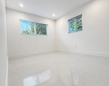 345 Pinehurst Road - Photo Thumbnail 8