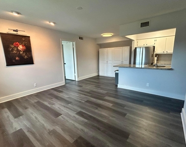 7154 Golf Colony Court - Photo Thumbnail 4