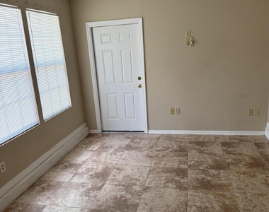 1927 Sixty Oaks Lane - Photo Thumbnail 10