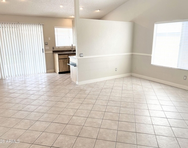 3029 W Tonopah Drive - Photo Thumbnail 3
