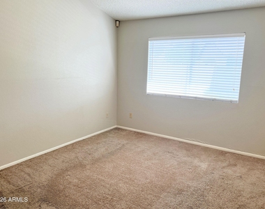 3029 W Tonopah Drive - Photo Thumbnail 13