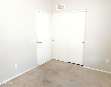 3029 W Tonopah Drive - Photo Thumbnail 10