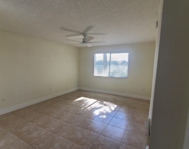 5011 Wiles Road - Photo Thumbnail 21