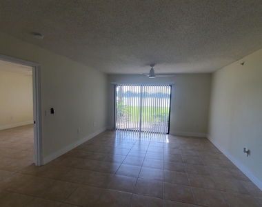 5011 Wiles Road - Photo Thumbnail 18