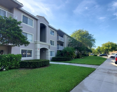 5011 Wiles Road - Photo Thumbnail 10
