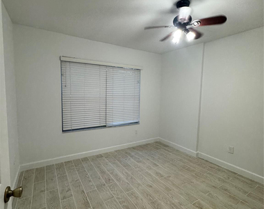 5620 Nw 61st Street - Photo Thumbnail 11