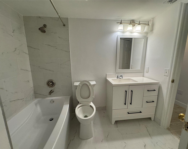 5620 Nw 61st Street - Photo Thumbnail 6