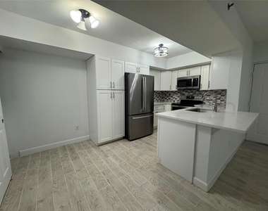 5620 Nw 61st Street - Photo Thumbnail 2