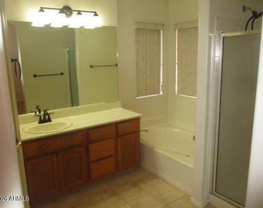 7228 S Roberts Road - Photo Thumbnail 8