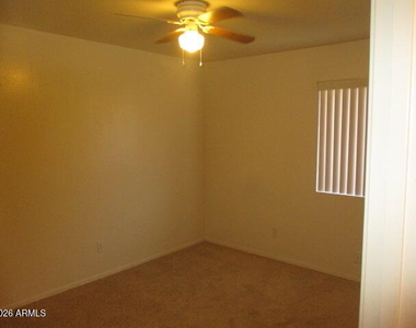 7228 S Roberts Road - Photo Thumbnail 14