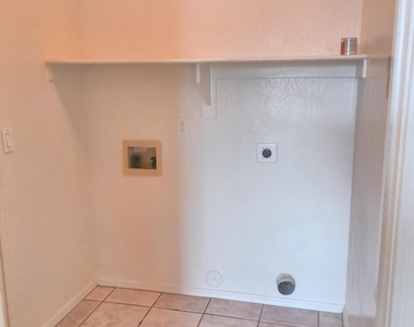 7228 S Roberts Road - Photo Thumbnail 22