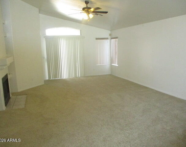 7228 S Roberts Road - Photo Thumbnail 2