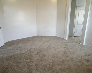 7228 S Roberts Road - Photo Thumbnail 18