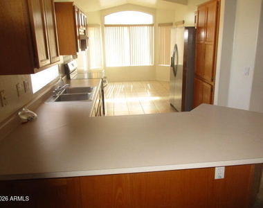 7228 S Roberts Road - Photo Thumbnail 4