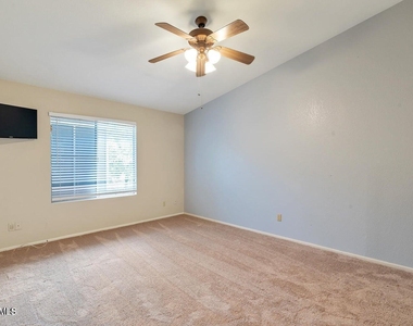 10720 E Mercer Lane - Photo Thumbnail 4