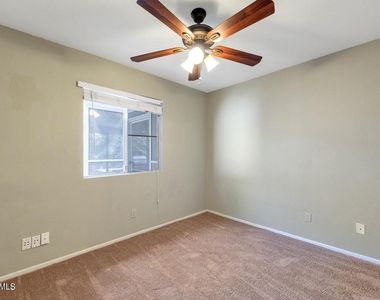 10720 E Mercer Lane - Photo Thumbnail 7