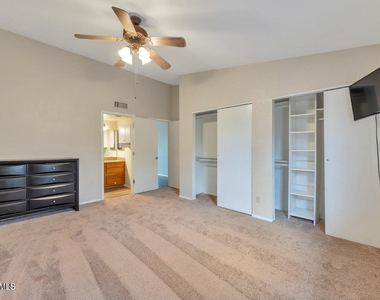 10720 E Mercer Lane - Photo Thumbnail 3