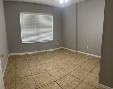 5620 Nw 61st Street - Photo Thumbnail 10