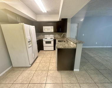 5620 Nw 61st Street - Photo Thumbnail 4