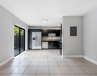 1785 N Congress Avenue - Photo Thumbnail 15