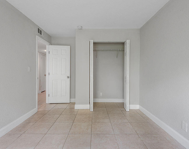 1785 N Congress Avenue - Photo Thumbnail 20