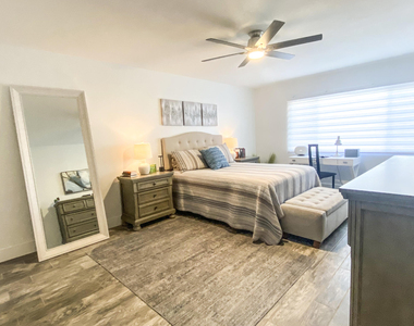 7830 E Camelback Road - Photo Thumbnail 32