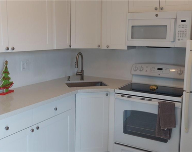 232 Hibiscus Avenue - Photo Thumbnail 5