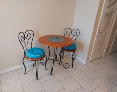 232 Hibiscus Avenue - Photo Thumbnail 3