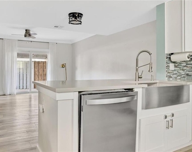 1861 Ne 15th Avenue - Photo Thumbnail 26