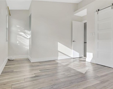 1861 Ne 15th Avenue - Photo Thumbnail 25