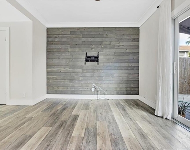 1861 Ne 15th Avenue - Photo Thumbnail 18