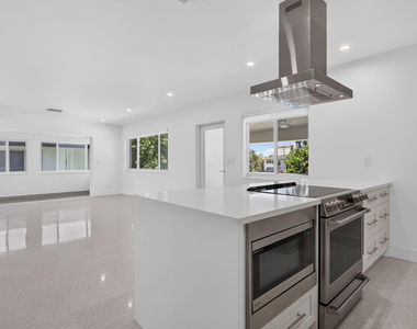 3216 Colony Club Road - Photo Thumbnail 6