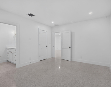 3216 Colony Club Road - Photo Thumbnail 10