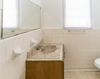 541 Ne 2nd Avenue - Photo Thumbnail 4
