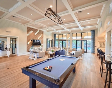 10032 W Villa Circle - Photo Thumbnail 23