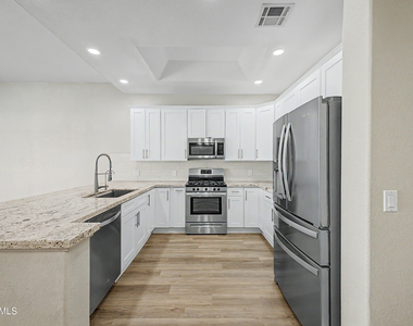 7006 E Jensen Street - Photo Thumbnail 3