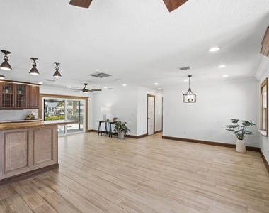 1603 Sw Seagull Way - Photo Thumbnail 9