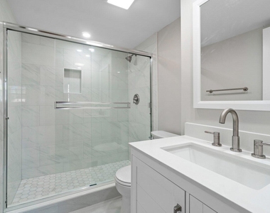 1360 Ne 27th Terrace W - Photo Thumbnail 13